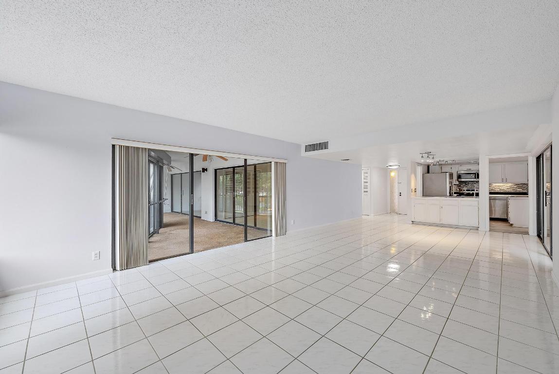 TWELVE OAKS CONDO - Residential