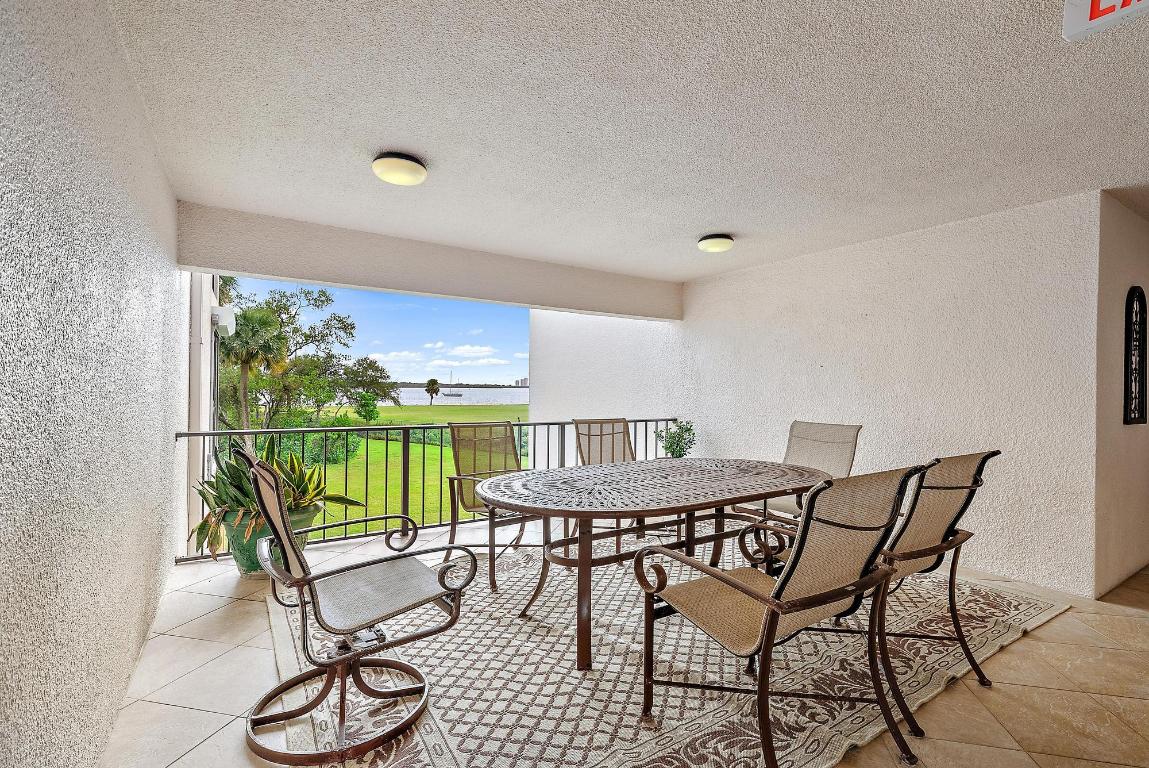 TWELVE OAKS CONDO - Residential