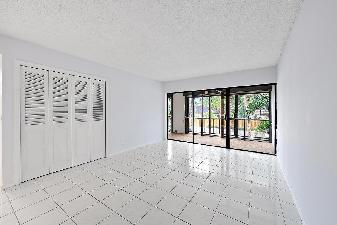 TWELVE OAKS CONDO - Residential