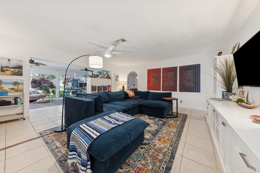 Photo of 13 Fairway Dr, Boynton Beach, FL 33436 (MLS # R11158487)