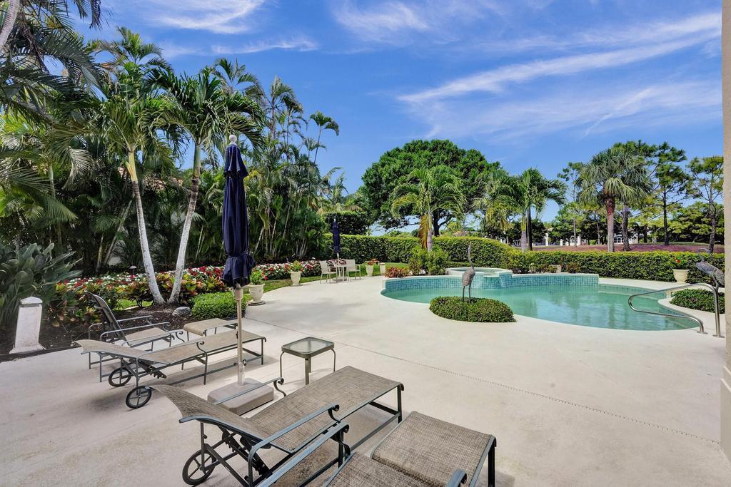 ADMIRALS COVE - Residential