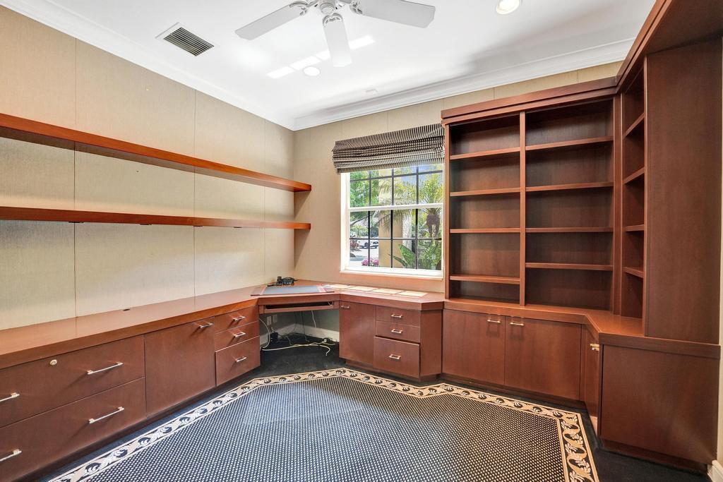 ADMIRALS COVE - Residential