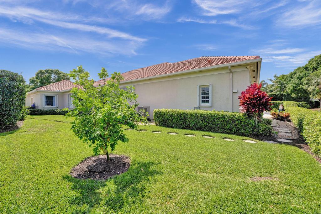 ADMIRALS COVE - Residential