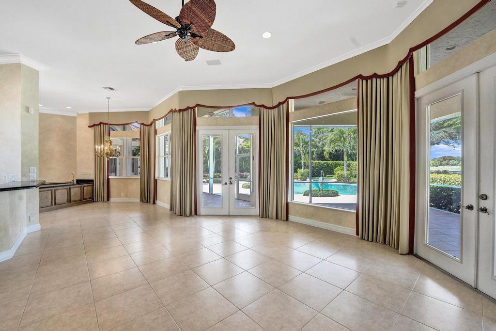 ADMIRALS COVE - Residential