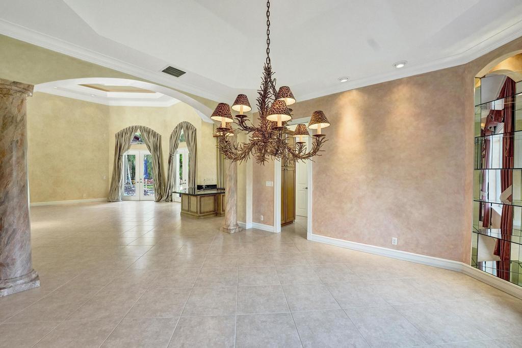 ADMIRALS COVE - Residential