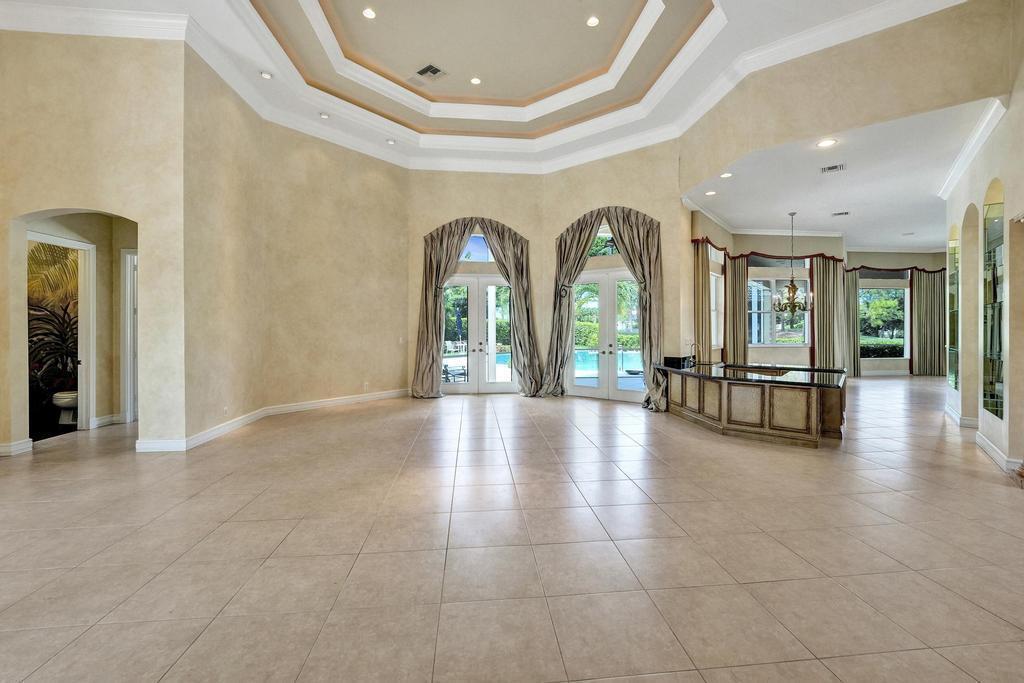 ADMIRALS COVE - Residential