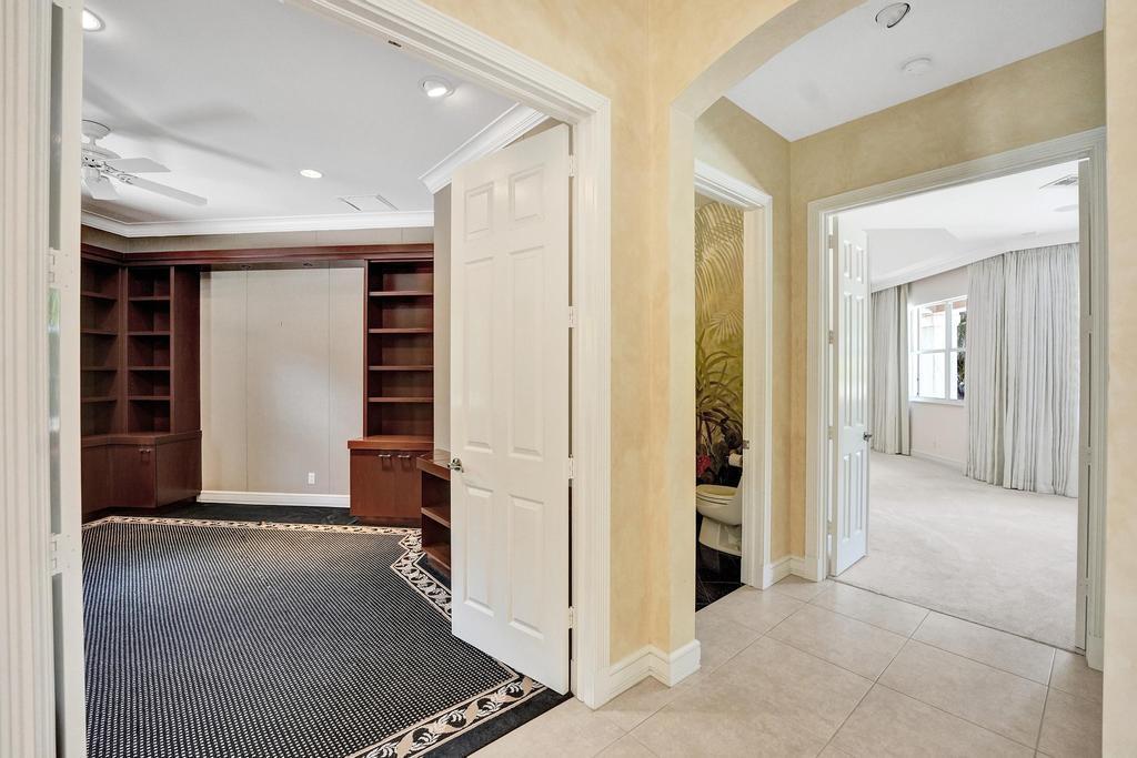 ADMIRALS COVE - Residential