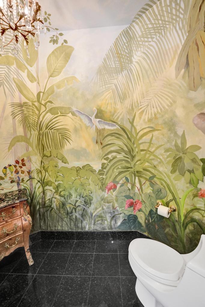 ADMIRALS COVE - Residential