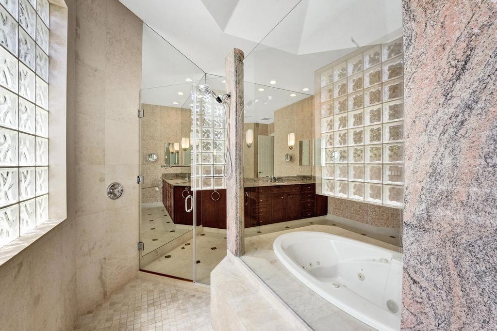 ADMIRALS COVE - Residential