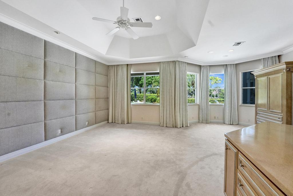 ADMIRALS COVE - Residential