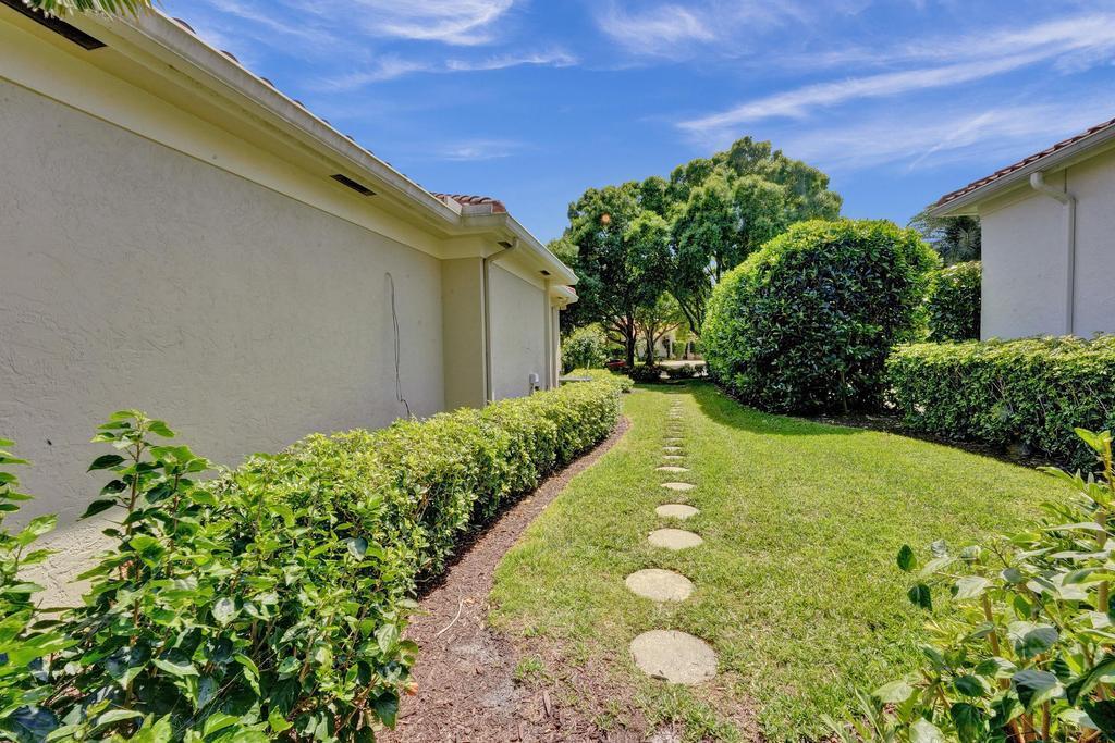 ADMIRALS COVE - Residential