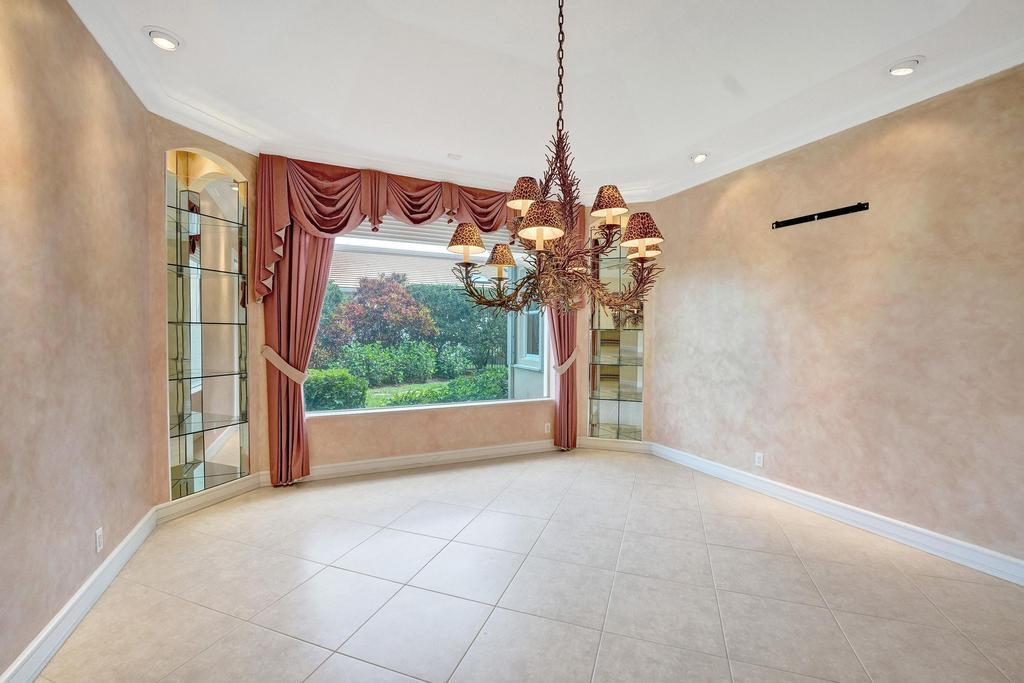 ADMIRALS COVE - Residential