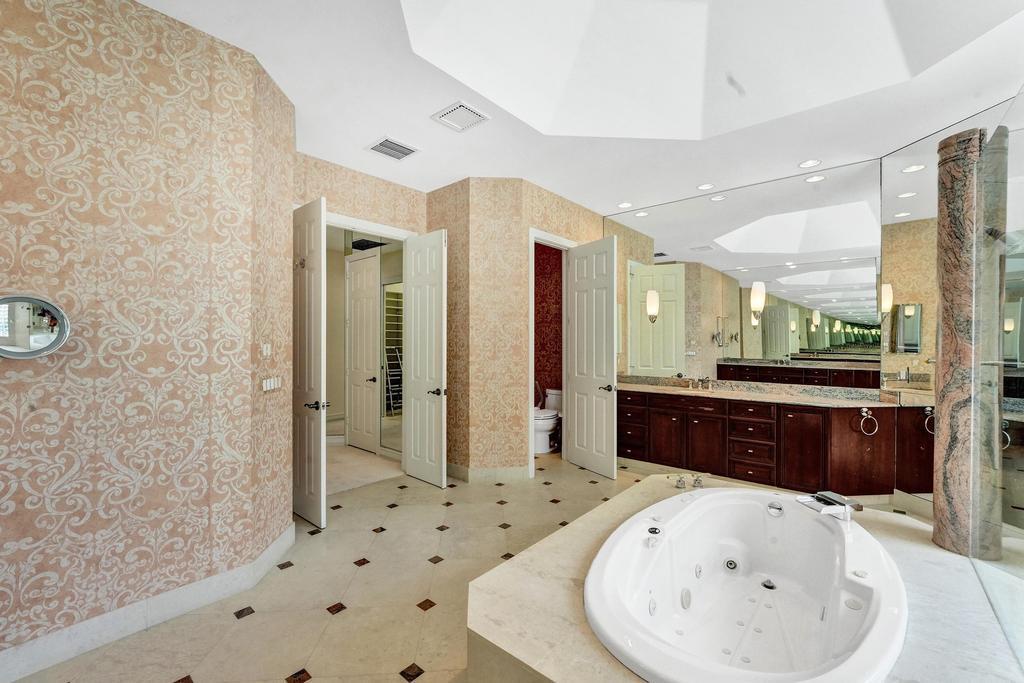 ADMIRALS COVE - Residential