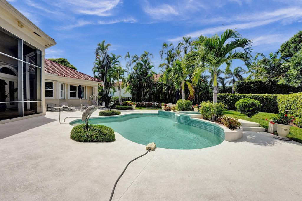 ADMIRALS COVE - Residential