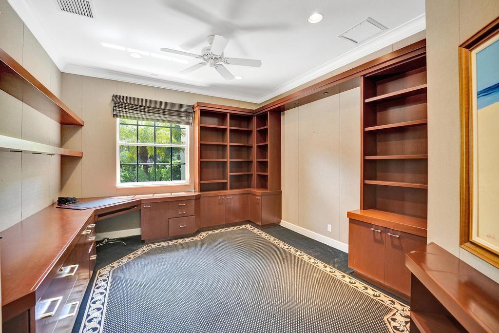 ADMIRALS COVE - Residential