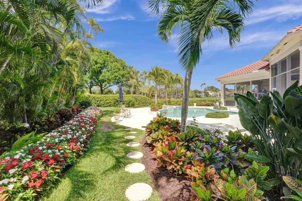 ADMIRALS COVE - Residential