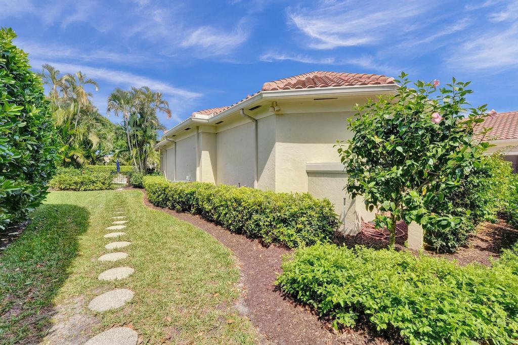 ADMIRALS COVE - Residential