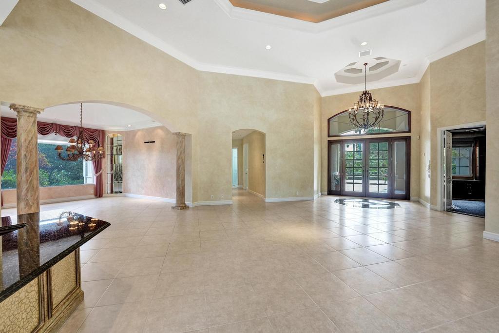 ADMIRALS COVE - Residential