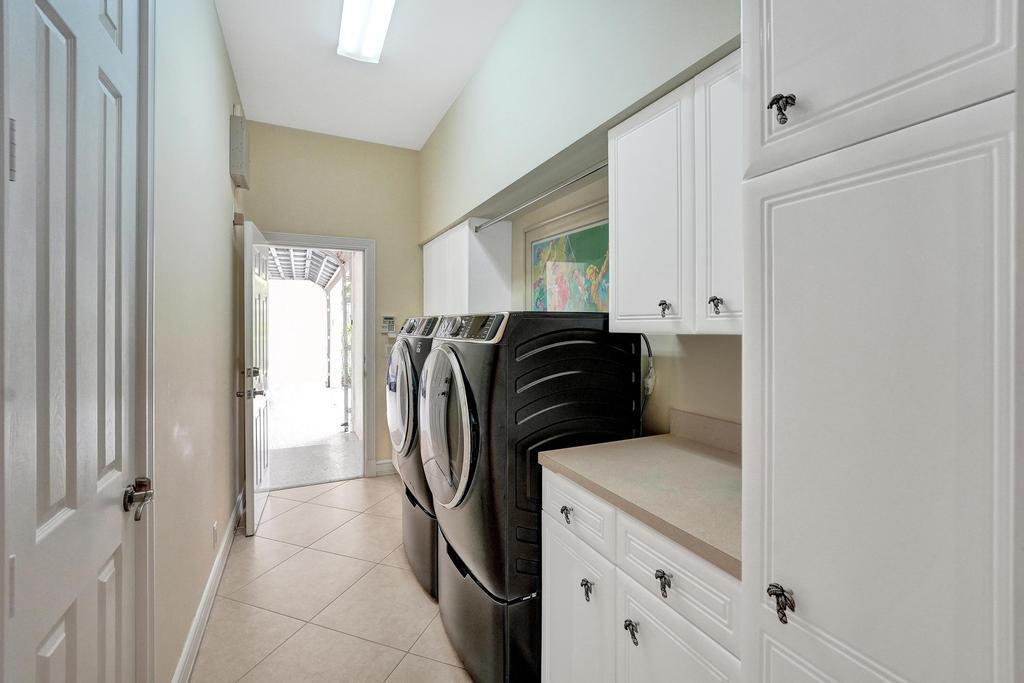 ADMIRALS COVE - Residential