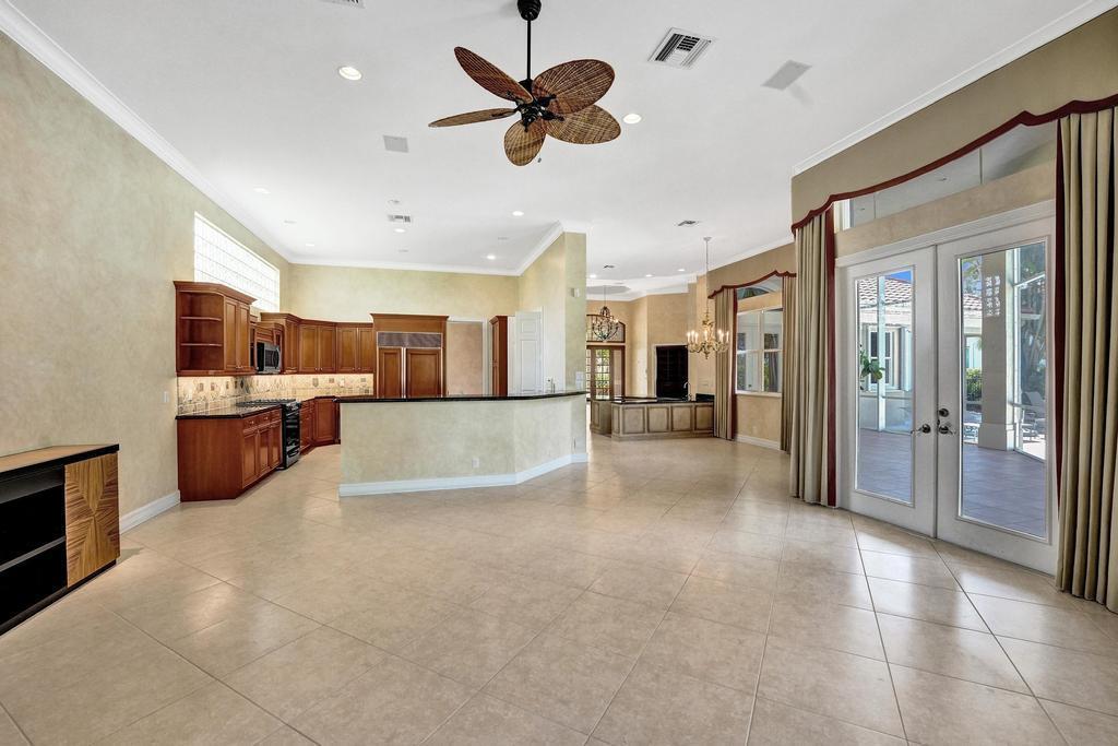 ADMIRALS COVE - Residential