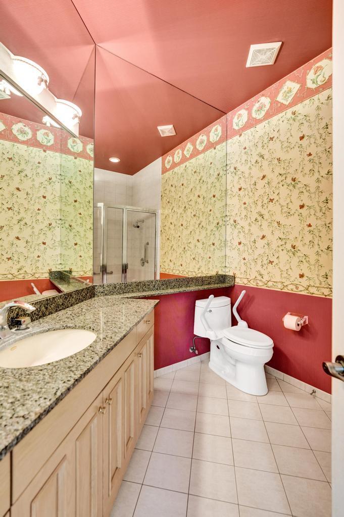 ADMIRALS COVE - Residential