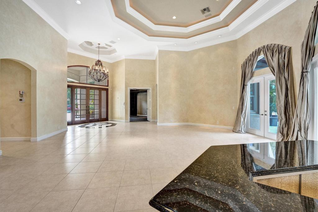 ADMIRALS COVE - Residential