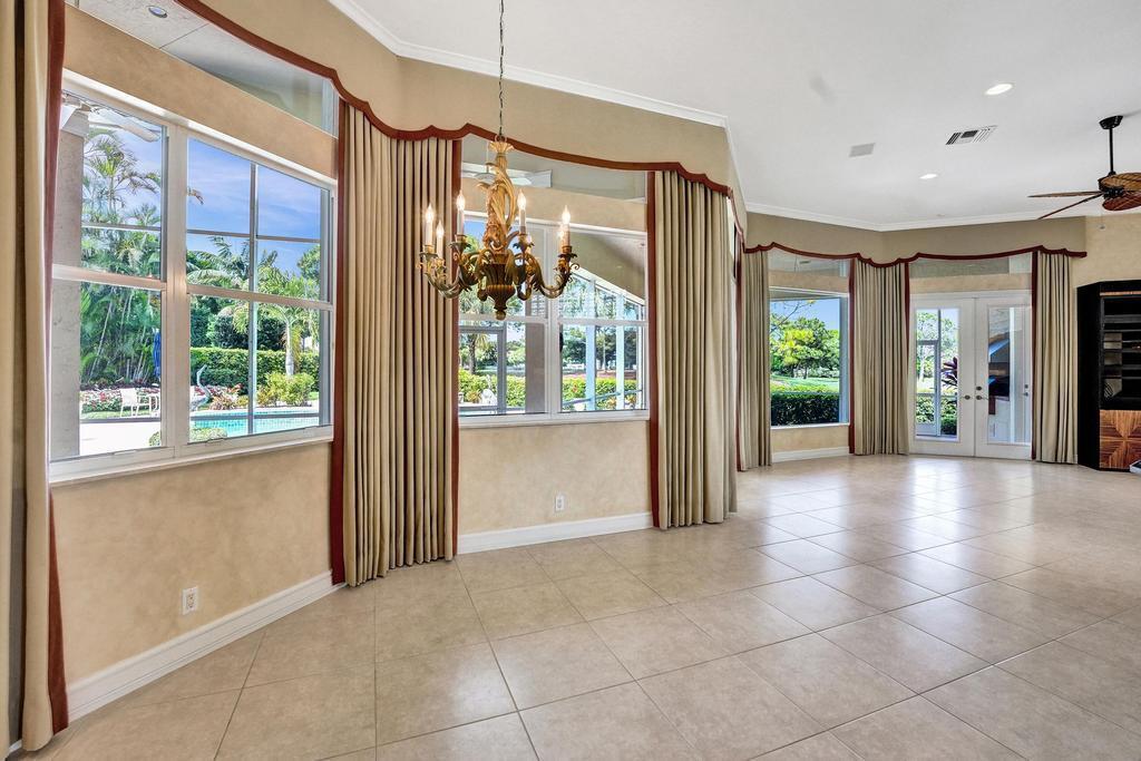 ADMIRALS COVE - Residential