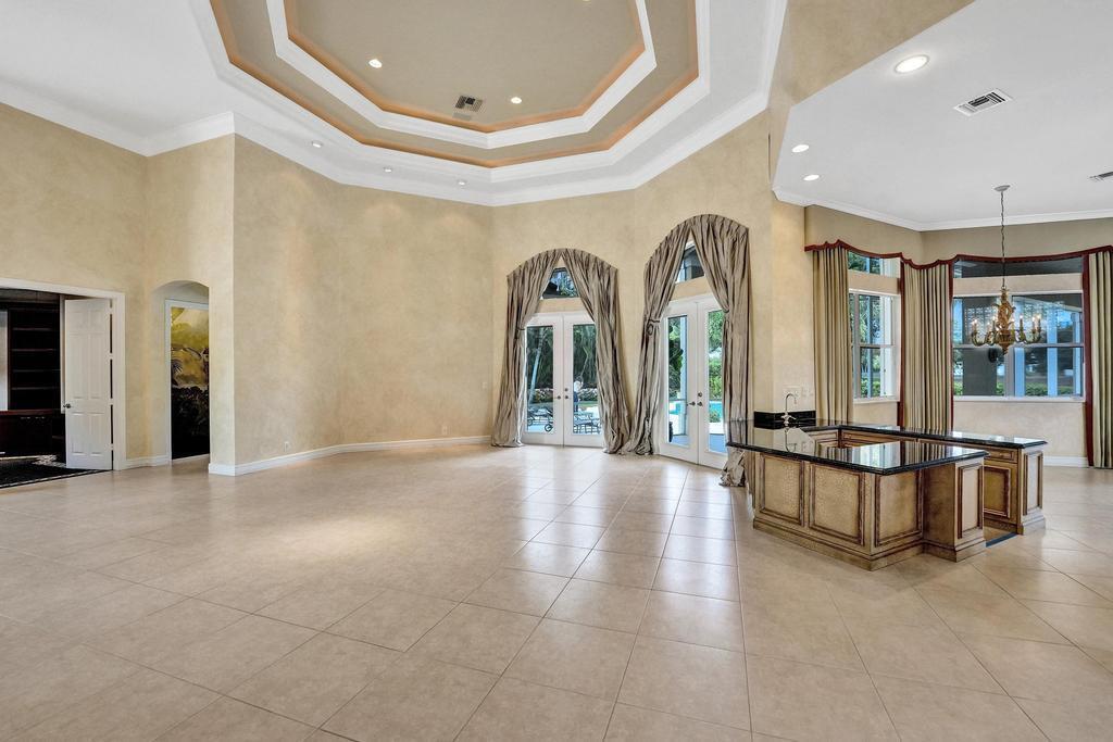 ADMIRALS COVE - Residential