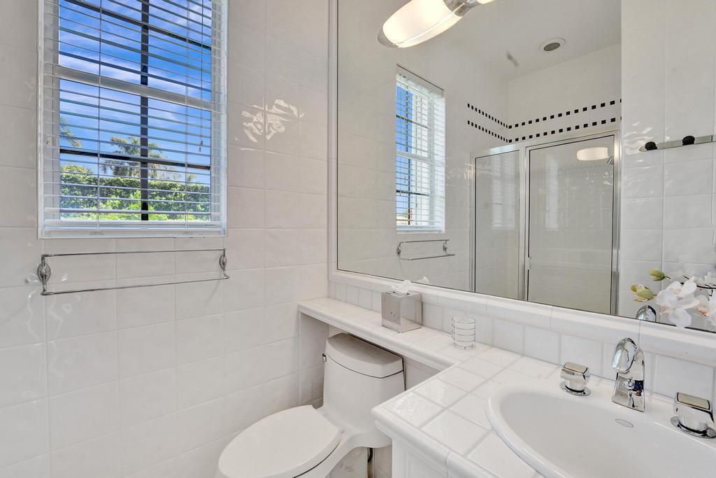 ADMIRALS COVE - Residential