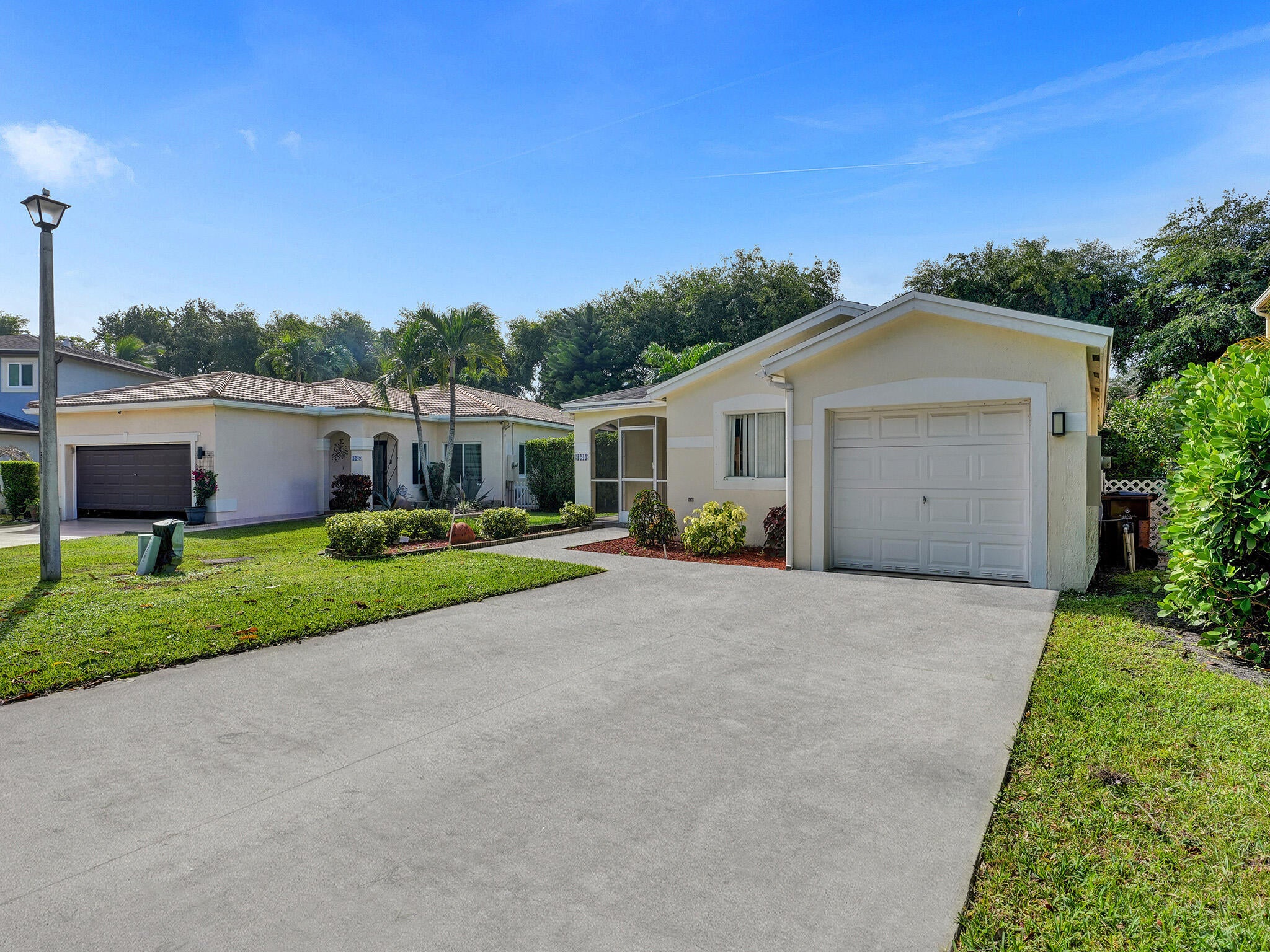 1245 SW 46TH Way