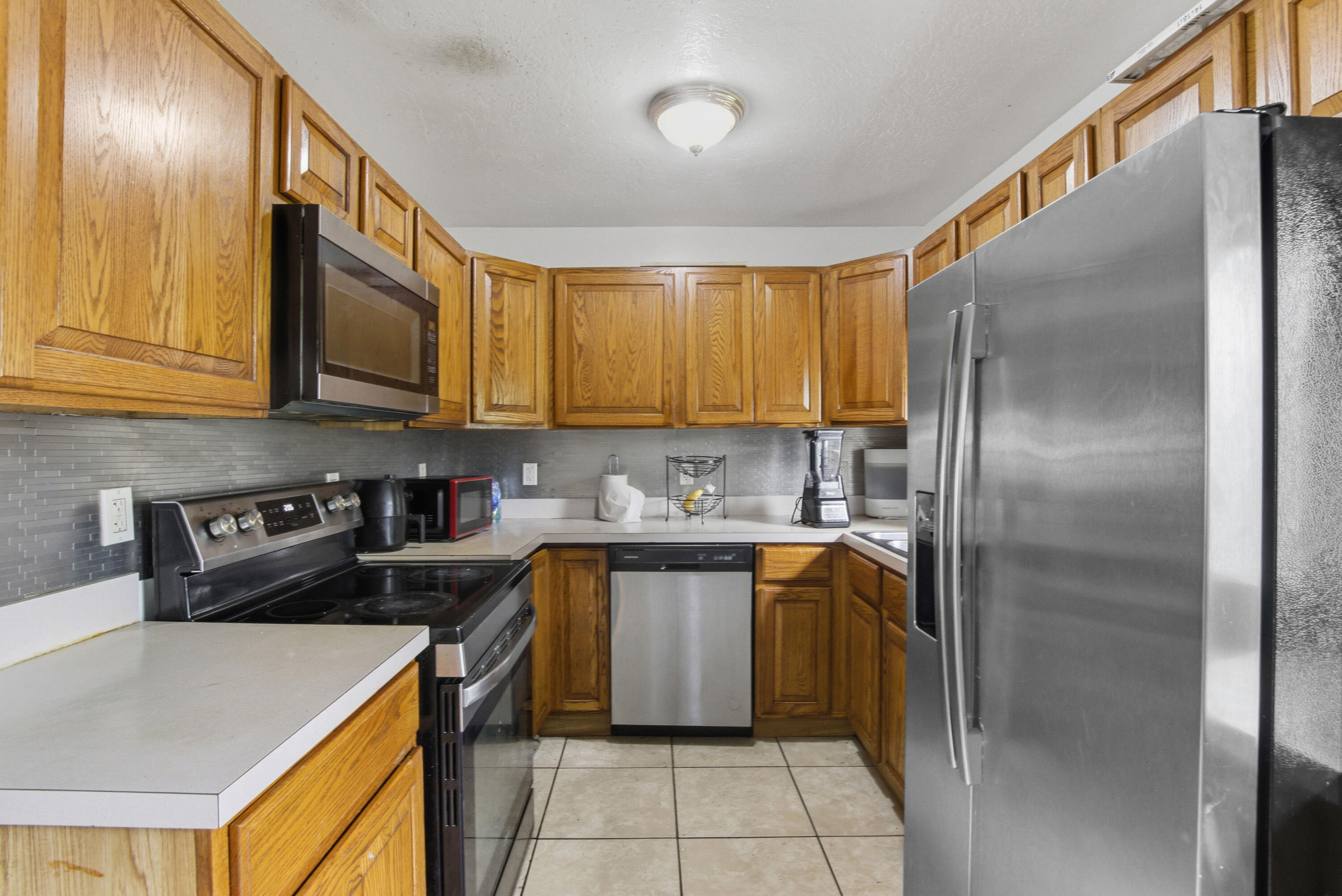 NORTH LAUDERDALE VILLAGE SEC 1 74-22 B LOT 33 BLK - Residential