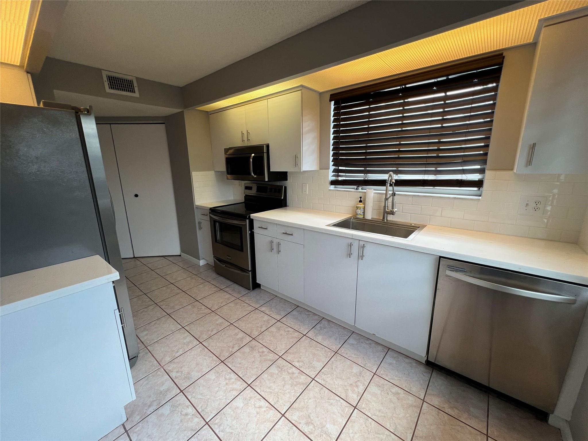 Keys Gate Condo 1 - Residential Lease