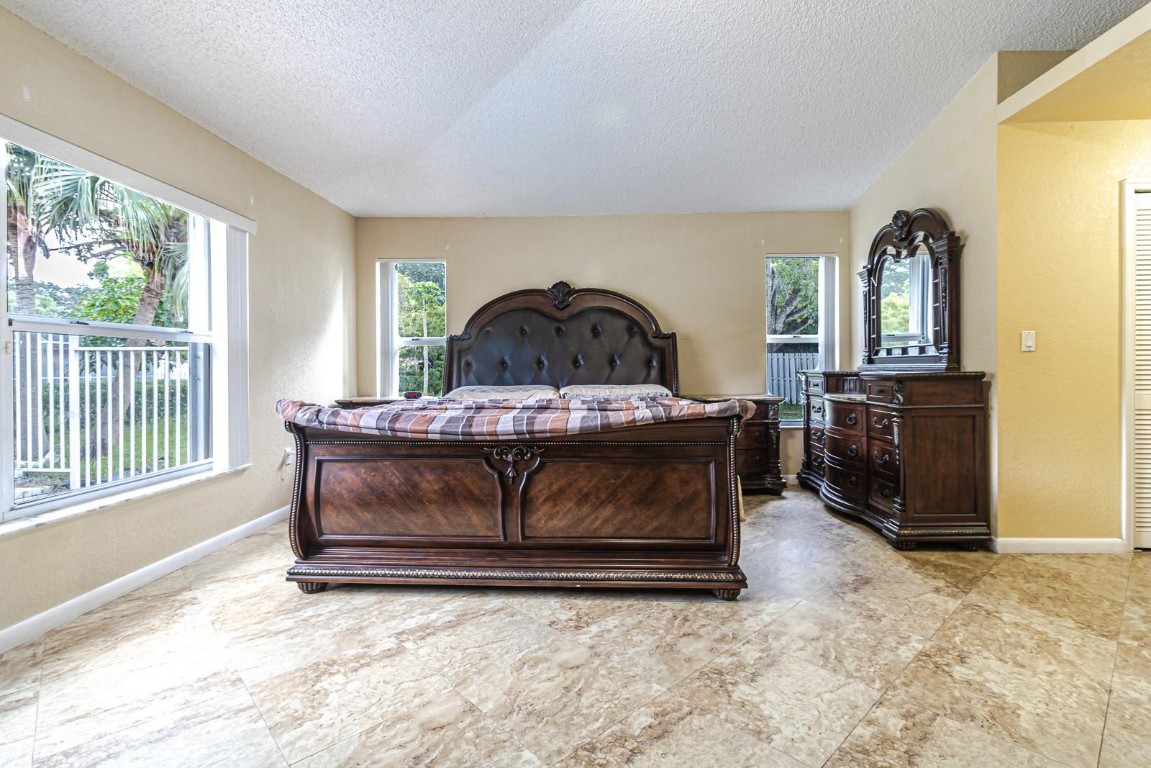 New Orleans Lakesites - Residential