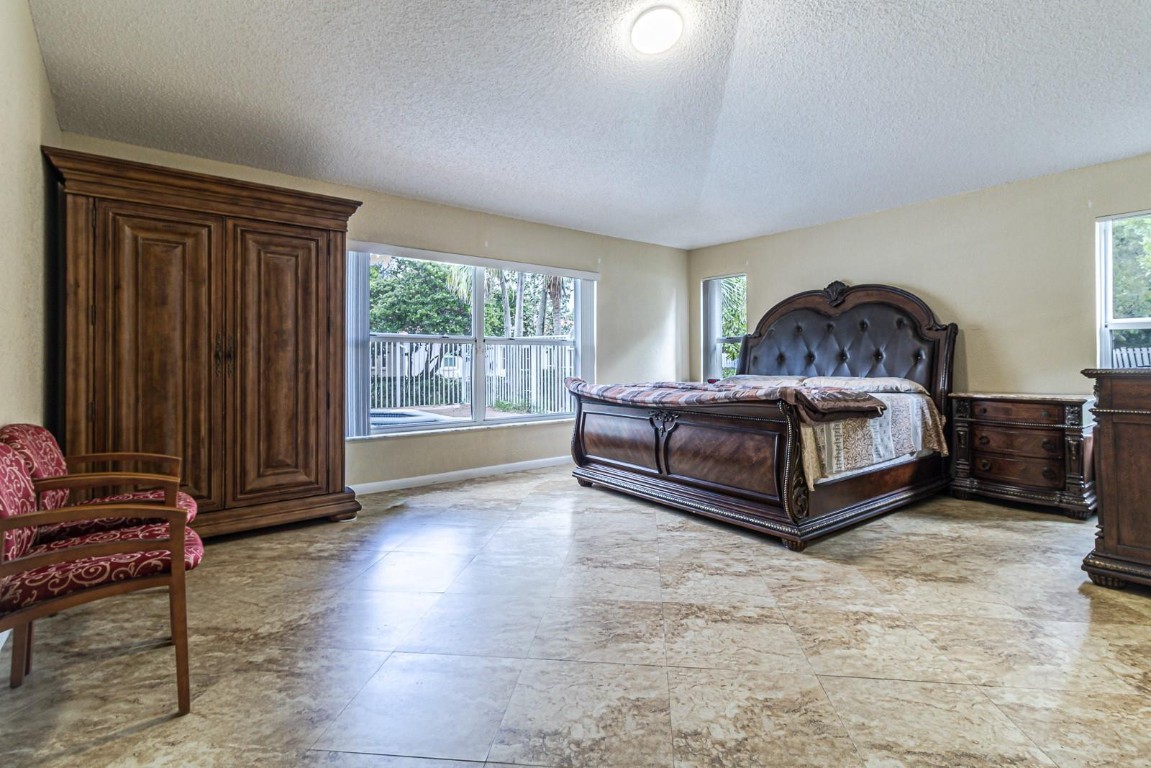 New Orleans Lakesites - Residential