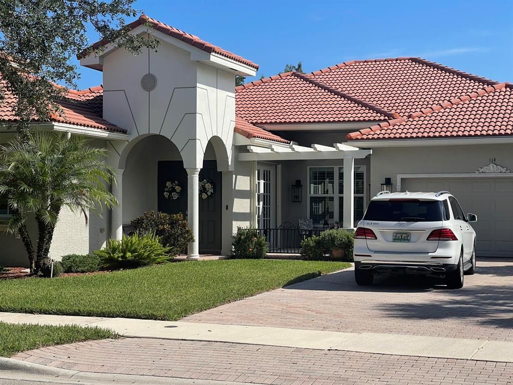 Photo of 114 Via Catalunha, Jupiter, FL 33458 (MLS # R10744743)