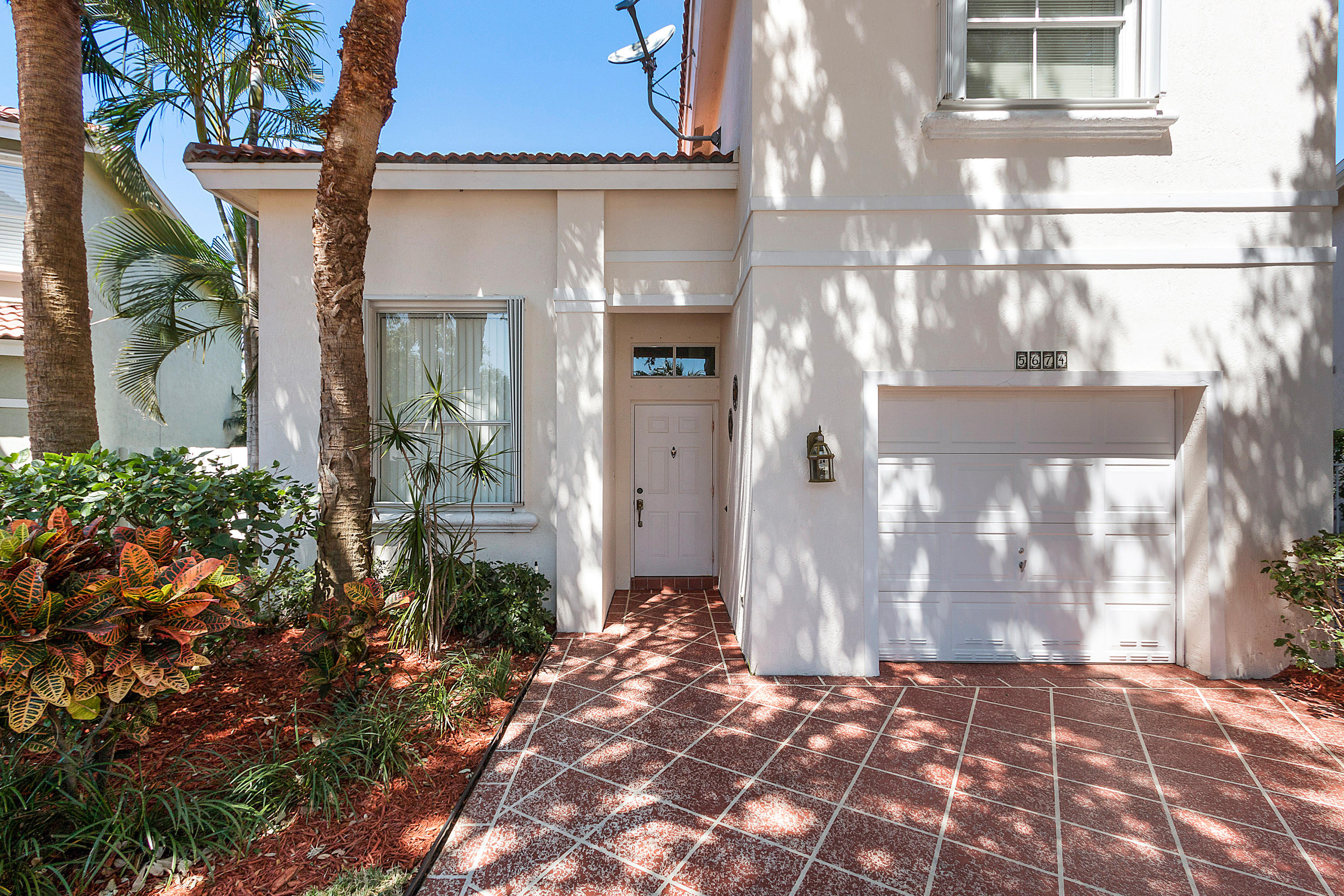 WINSTON TRAILS - Residential