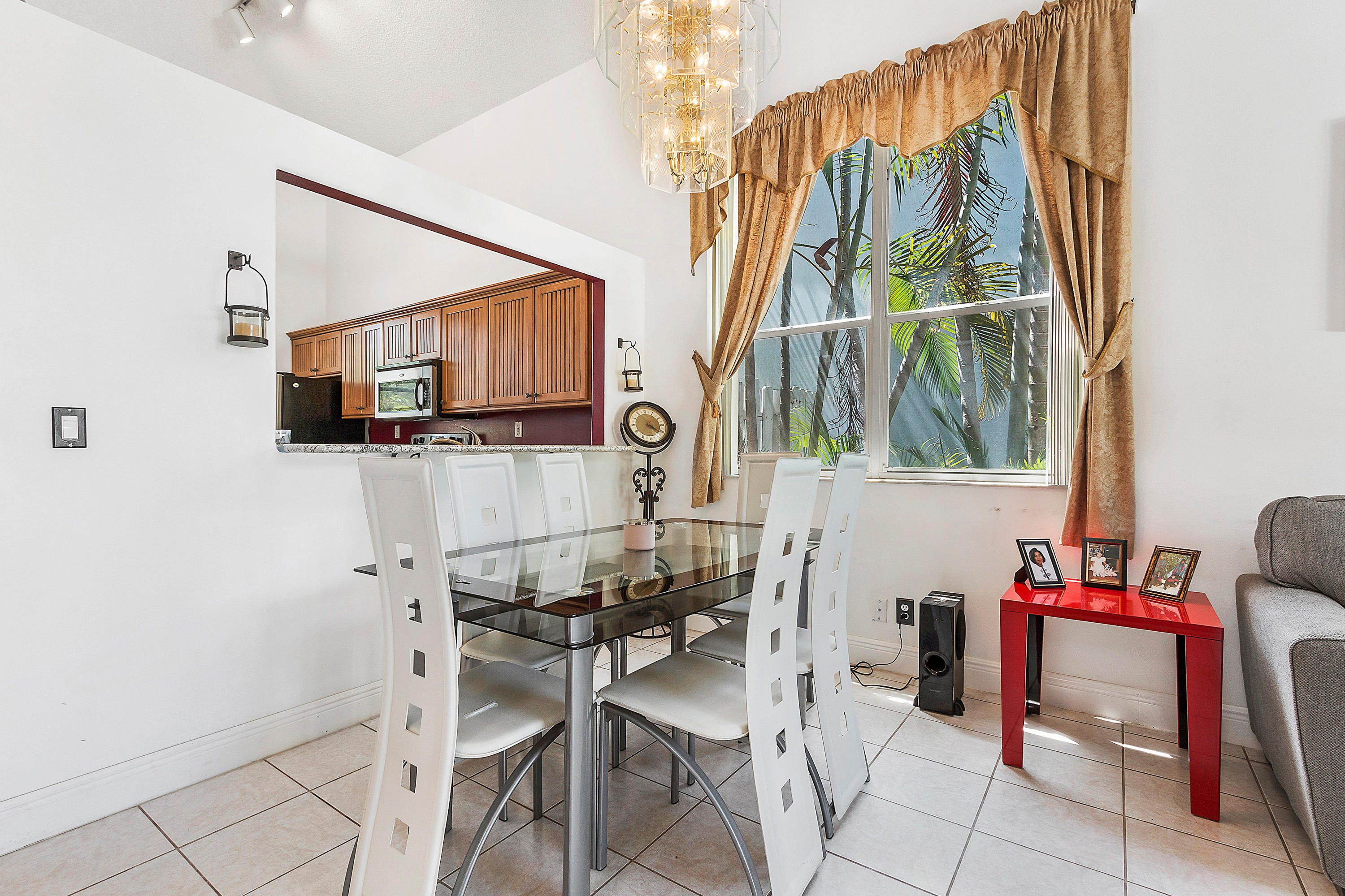 WINSTON TRAILS - Residential