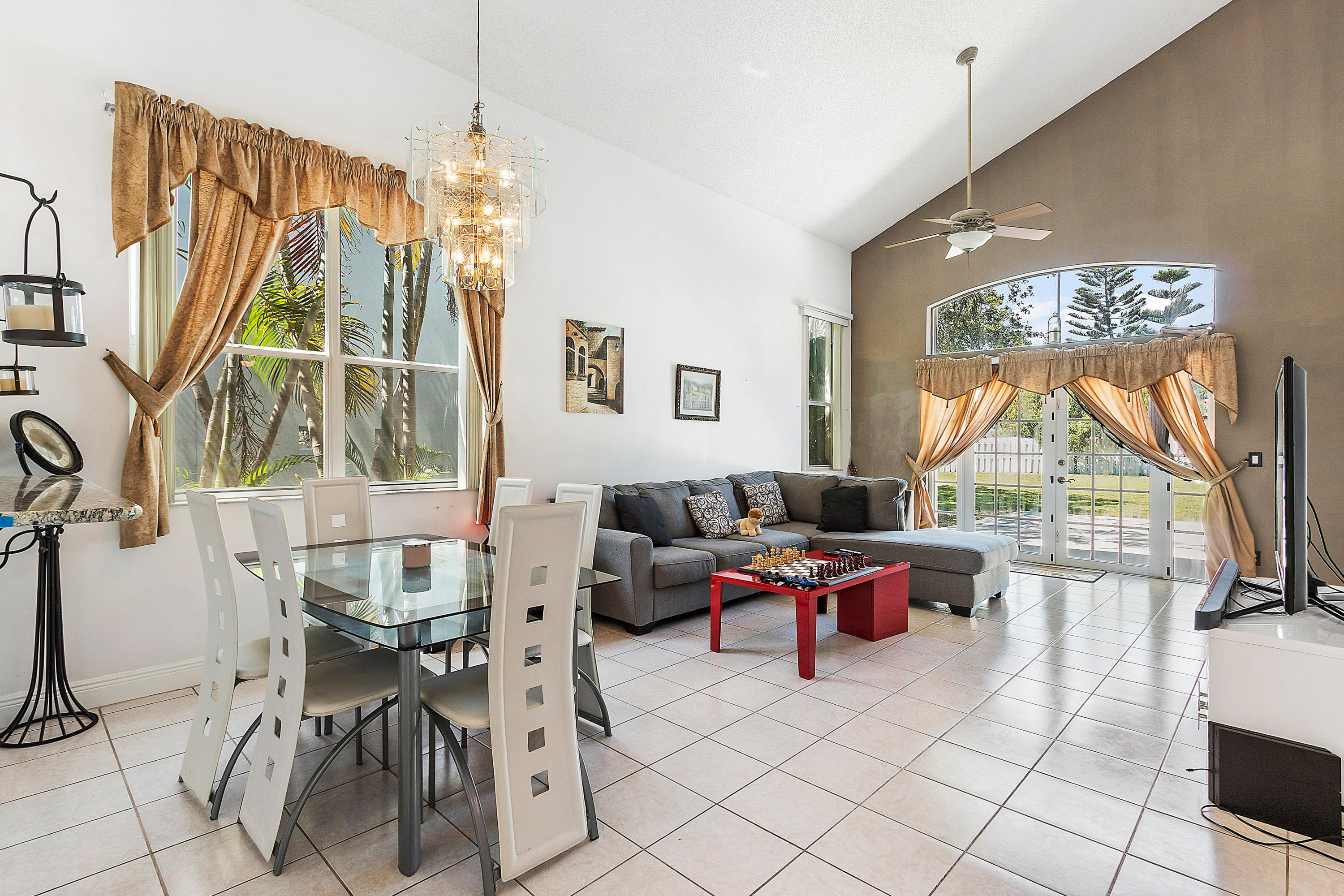 WINSTON TRAILS - Residential