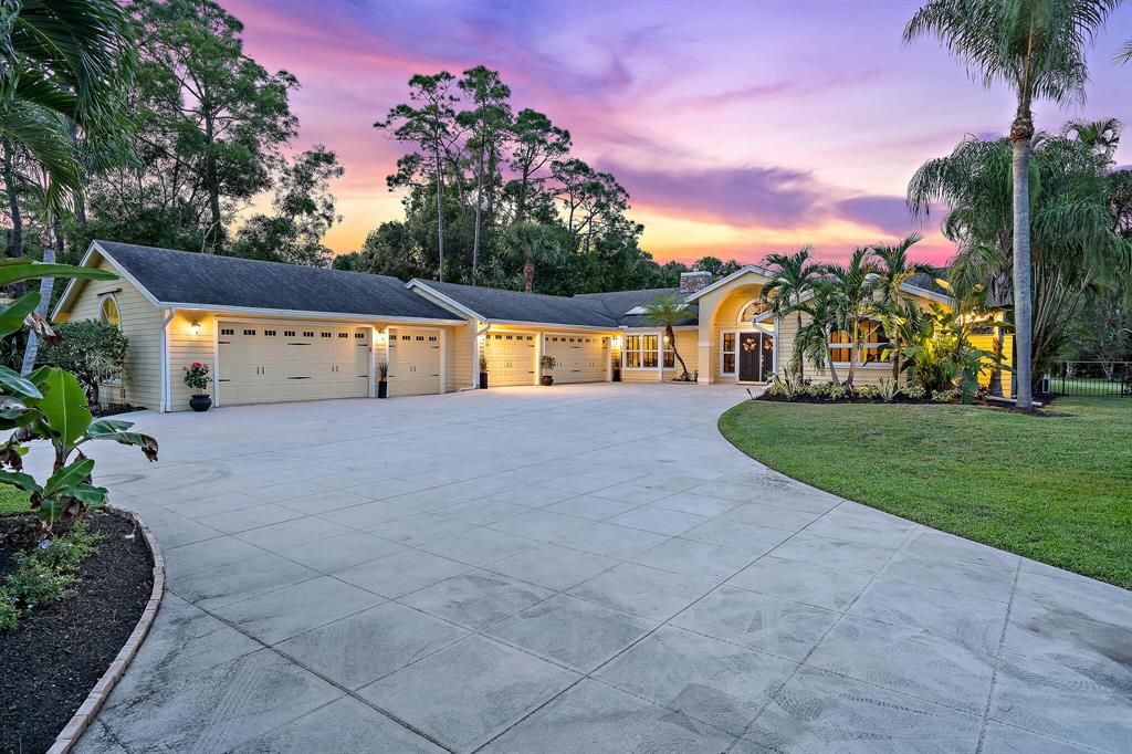 Photo of 10010 Trailwood Place, Jupiter, FL 33478 (MLS # R10863294)