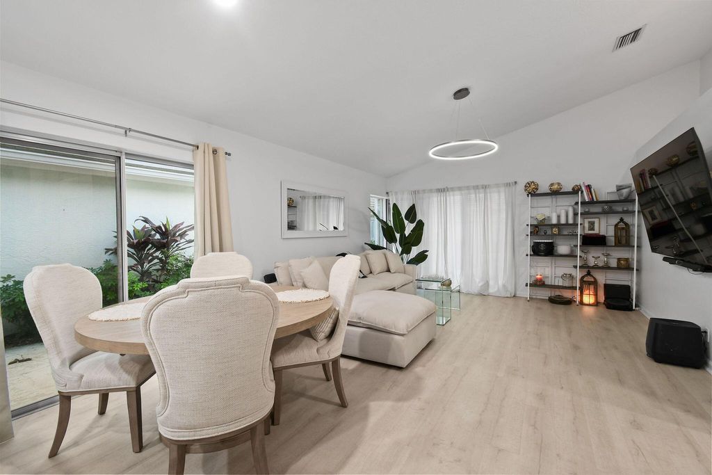 Photo of 4 Admirals Court, Palm Beach Gardens, FL 33418 (MLS # R11073647)