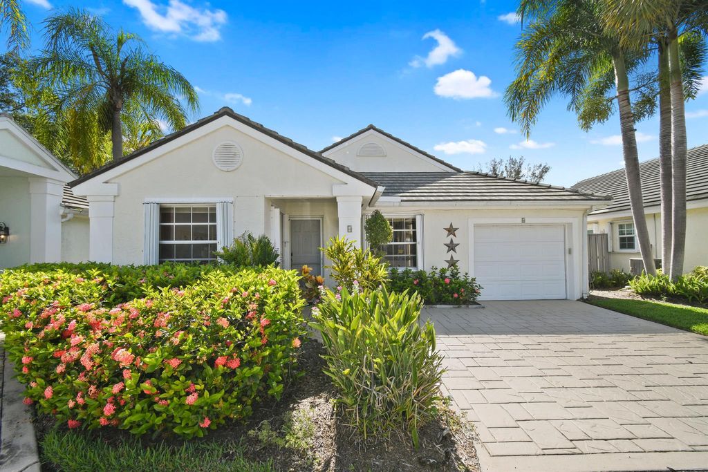 Photo of 4 Admirals Court, Palm Beach Gardens, FL 33418 (MLS # R11073647)