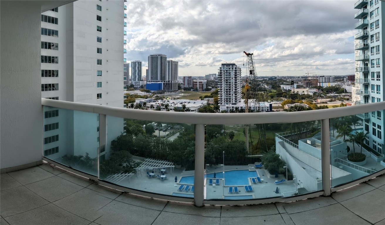 1800 CLUB - Residential