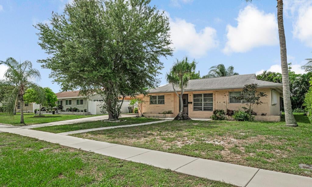 Photo of 4840 Pineaire Lane, West Palm Beach, FL 33417 (MLS # R11099372)