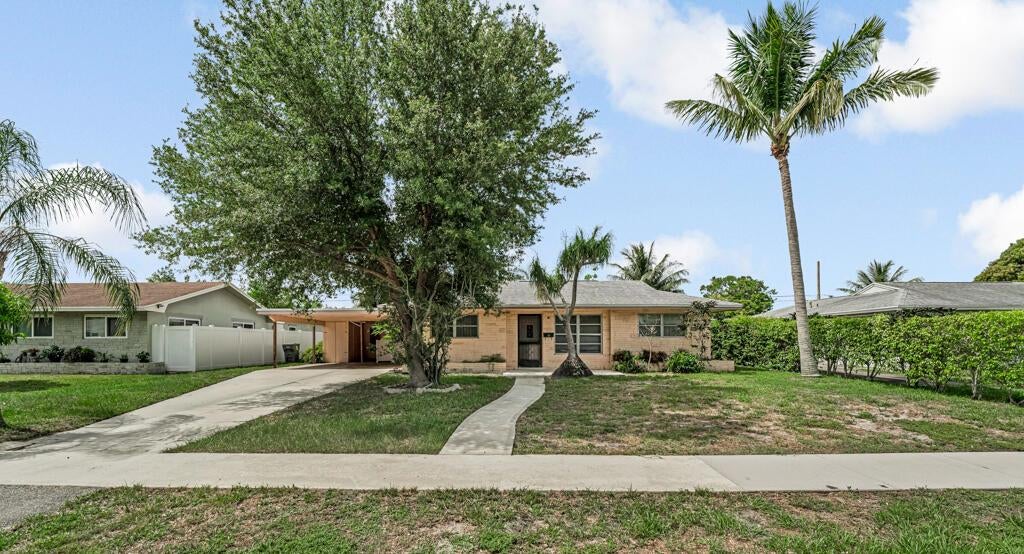 Photo of 4840 Pineaire Lane, West Palm Beach, FL 33417 (MLS # R11099372)