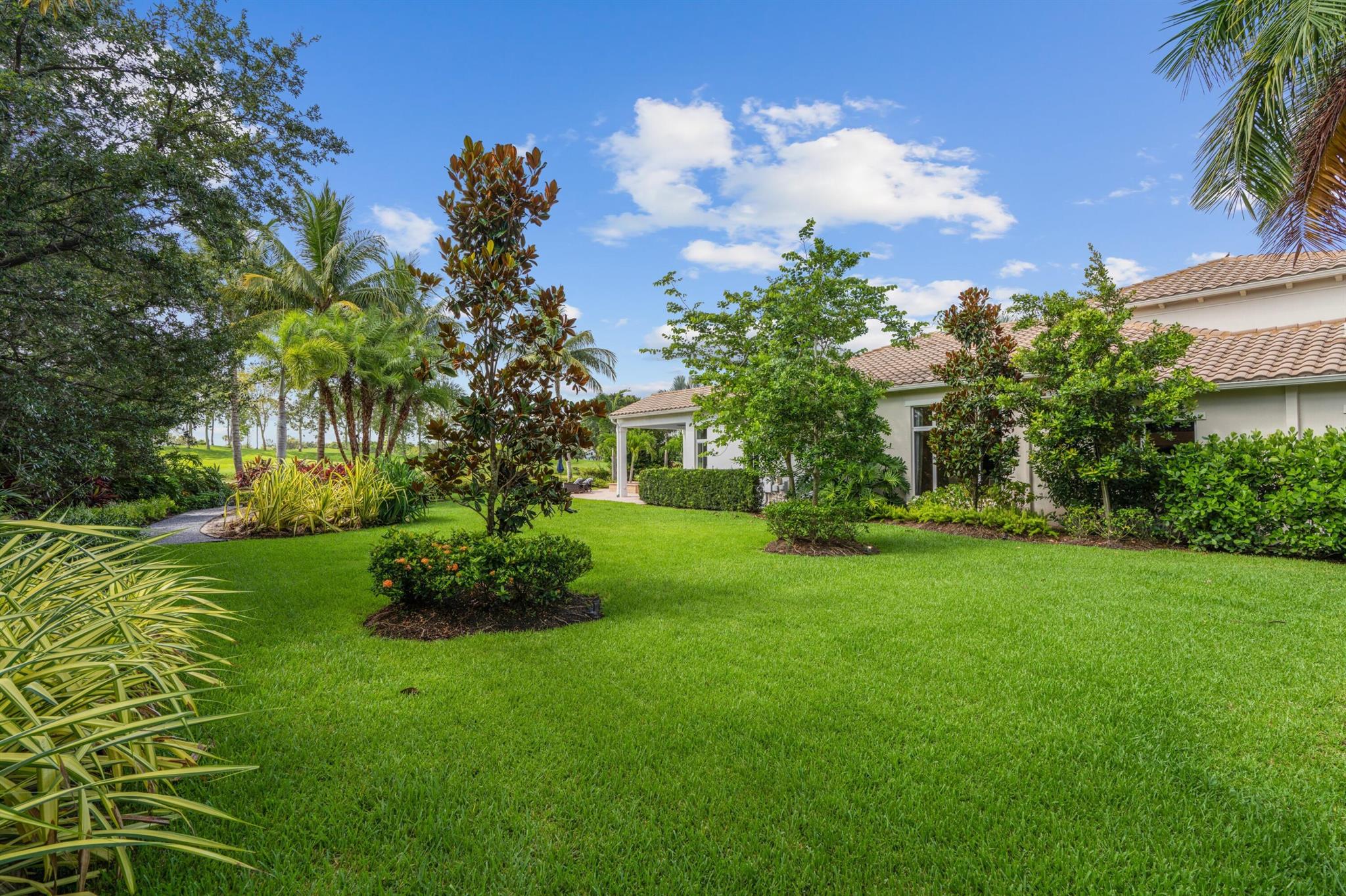 HUNTERS CHASE OF PALM BEA - Residential