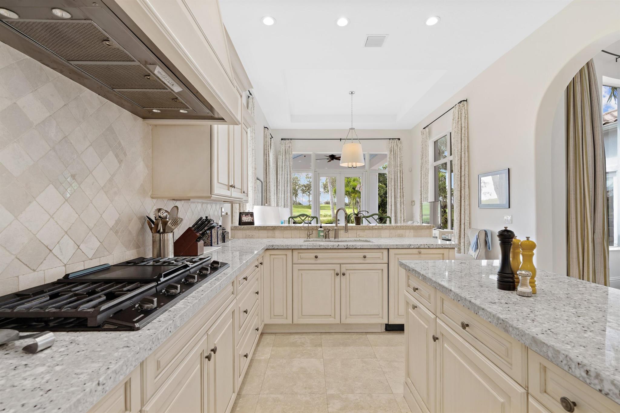 HUNTERS CHASE OF PALM BEA - Residential