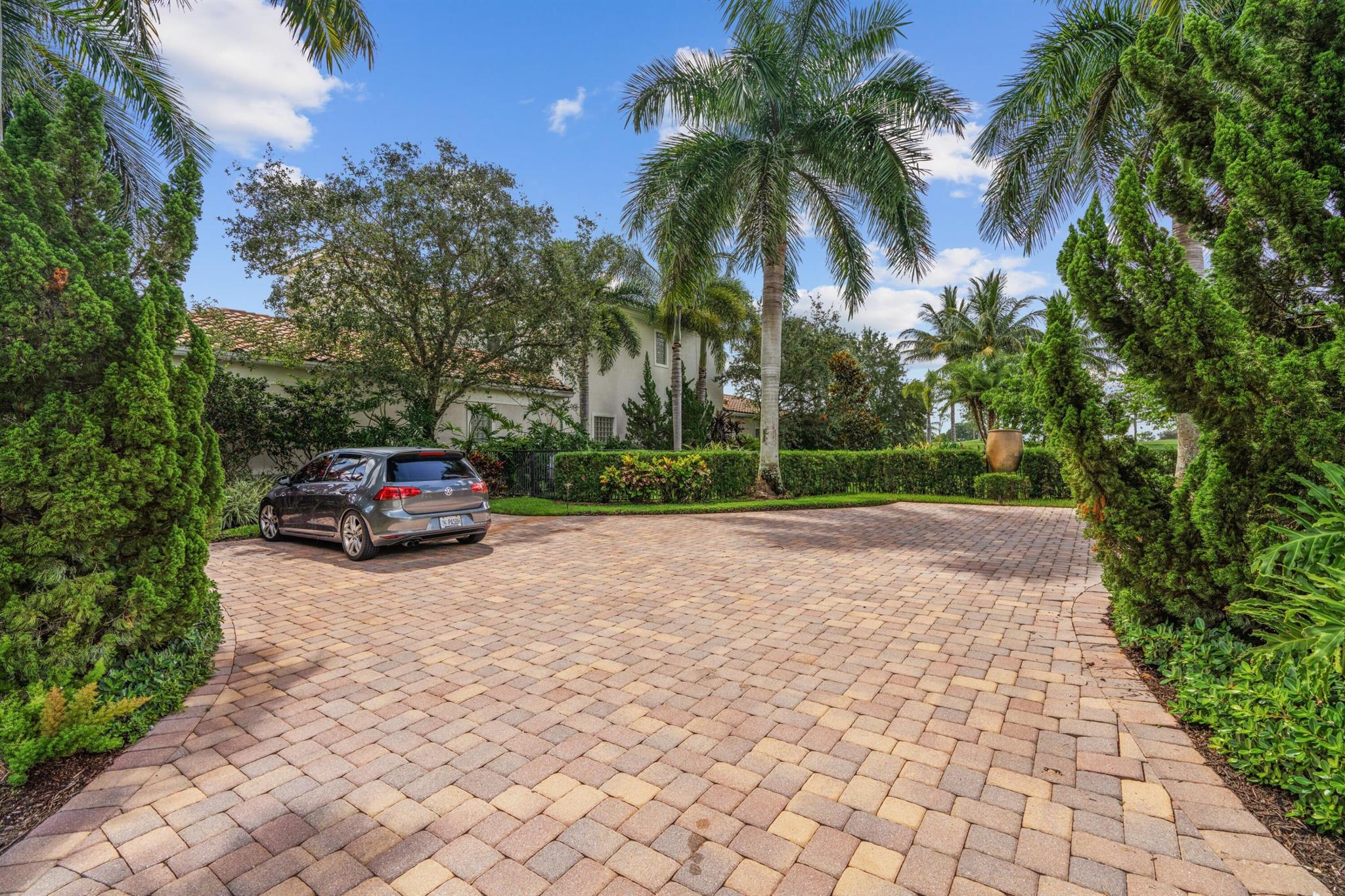 HUNTERS CHASE OF PALM BEA - Residential