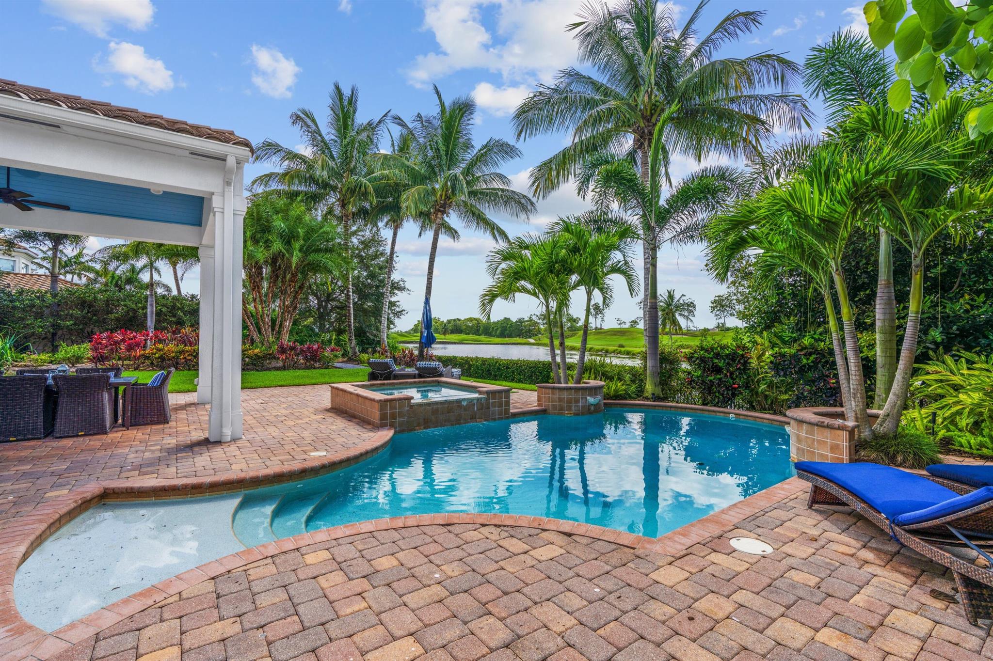 HUNTERS CHASE OF PALM BEA - Residential