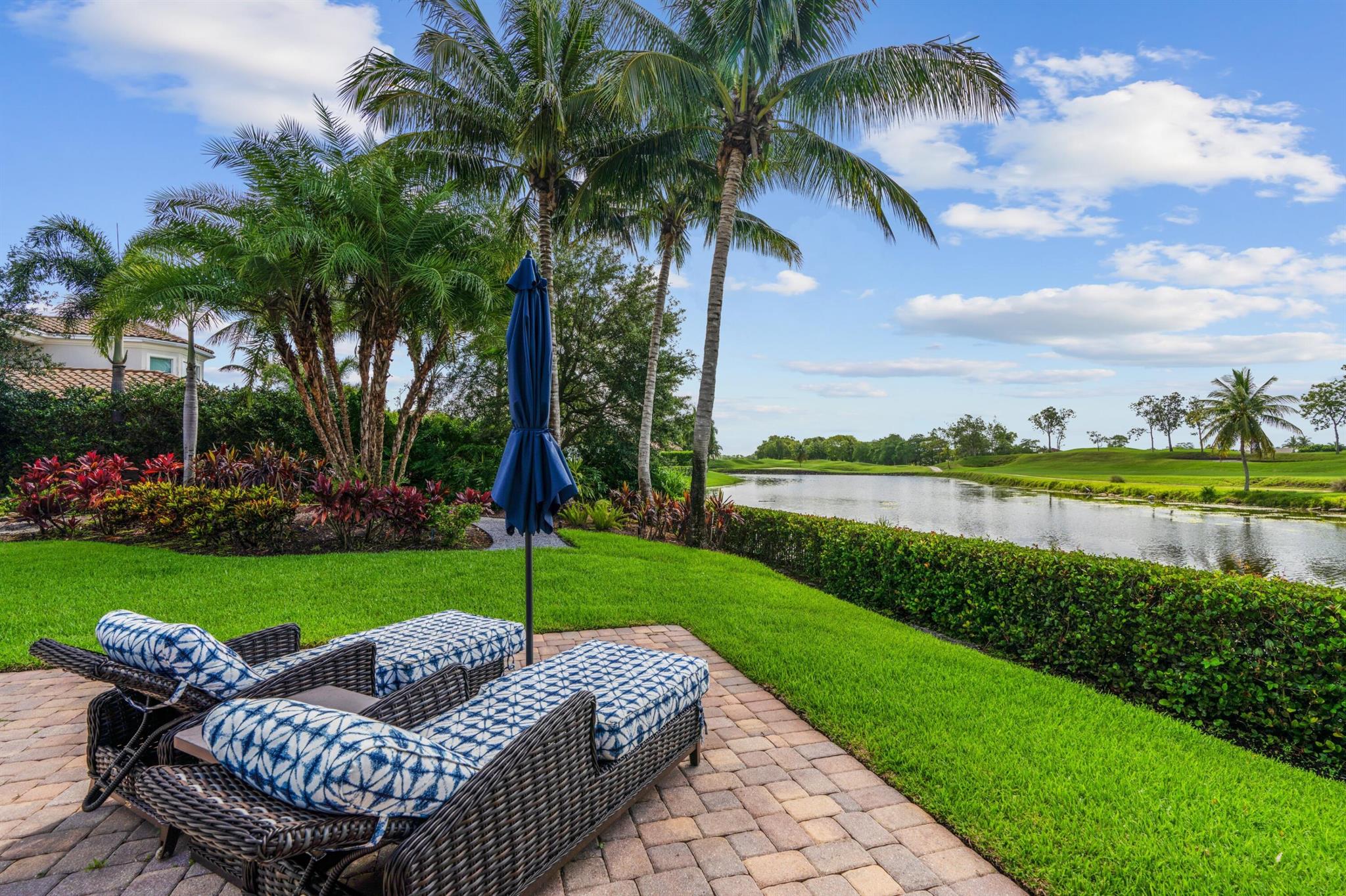 HUNTERS CHASE OF PALM BEA - Residential