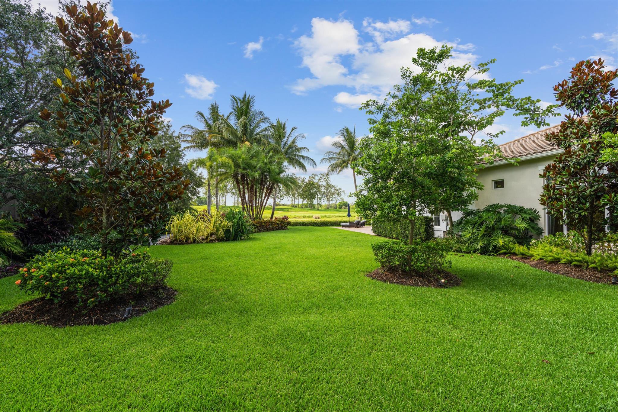 HUNTERS CHASE OF PALM BEA - Residential